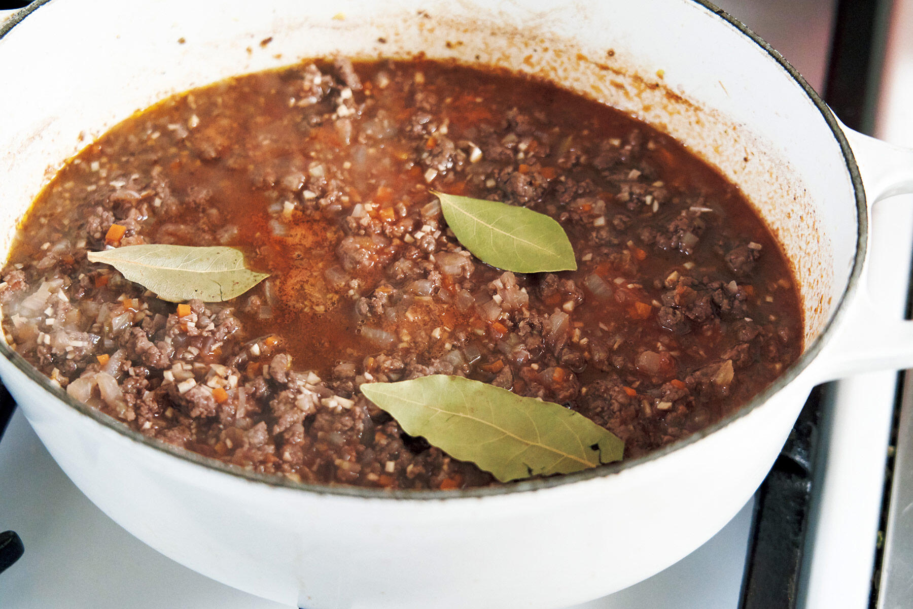 赤ワインを加える