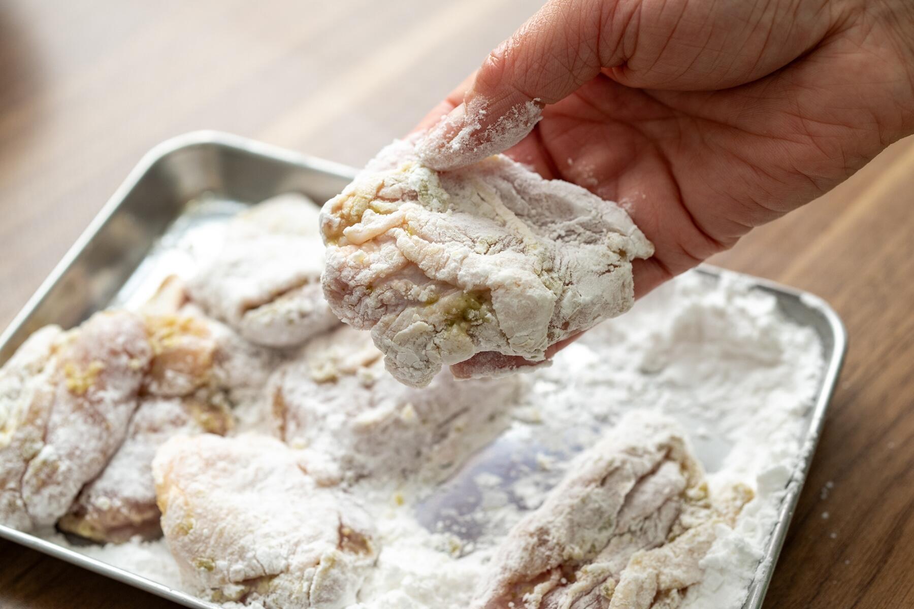 片栗粉をまぶす