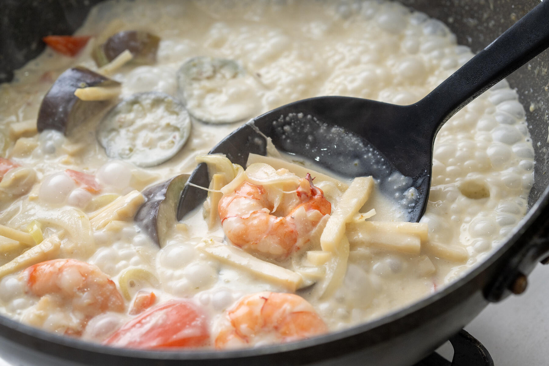 柚子胡椒とナンプラーで味を調える