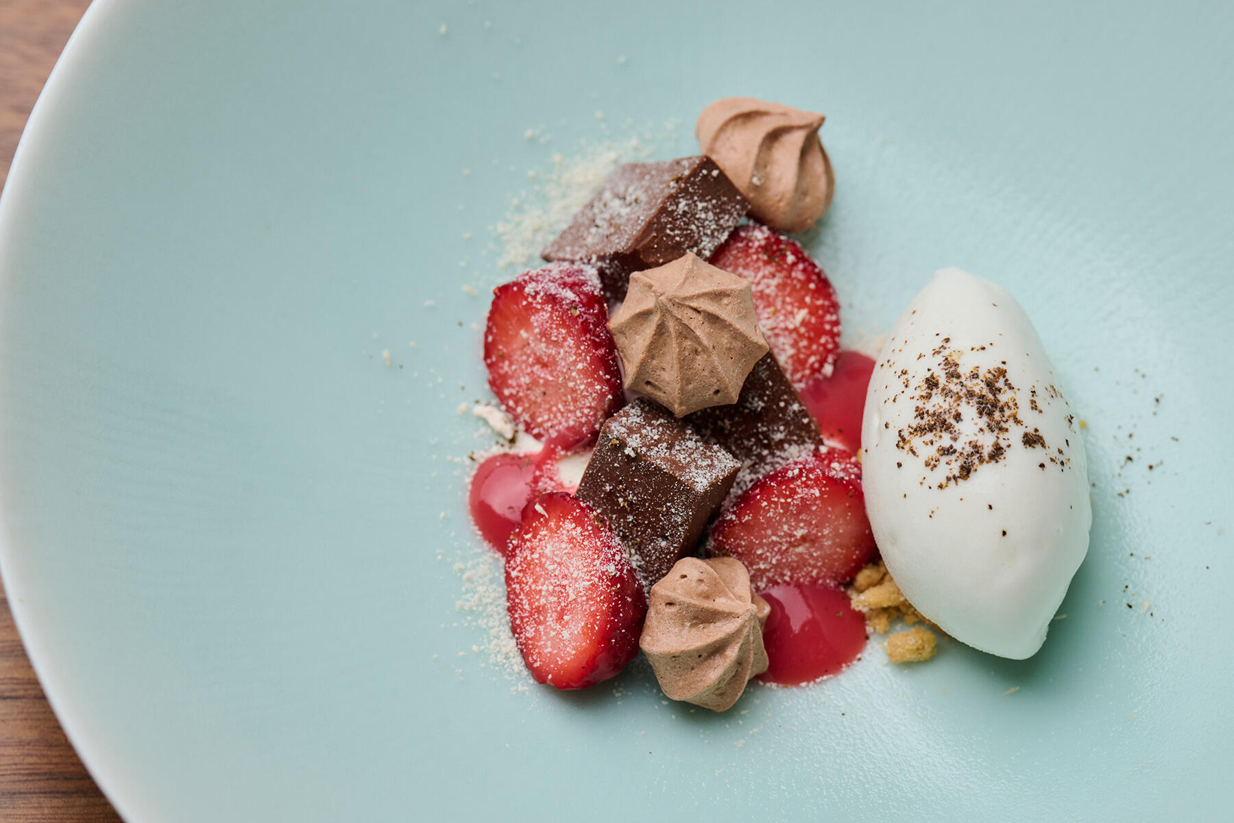 アマゾンカカオ、博多あまおう、トンカ豆のデザート