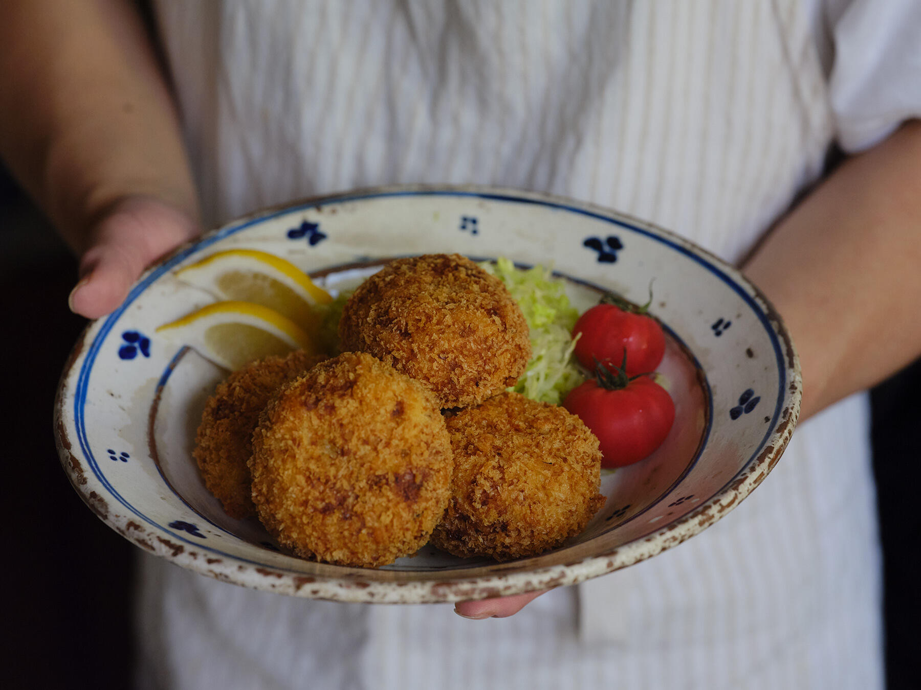 鮭缶でつくる“鮭のコロッケ”