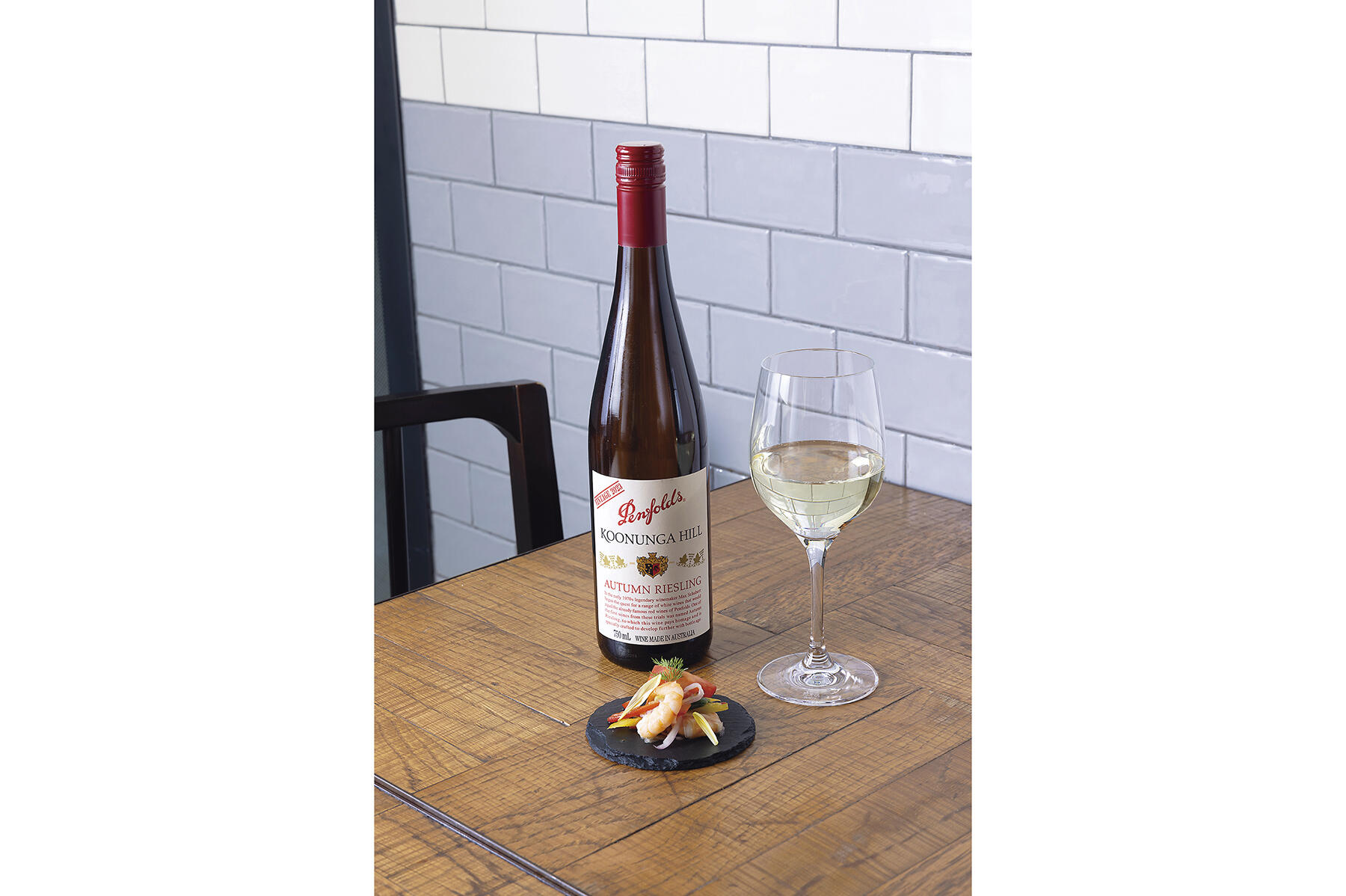 「ペンフォールズ クヌンガ・ヒル オータム リースリング（白）」のアミューズセット1,089円。グラス単品での提供は120ml979円。ボトル750ml4,389円。