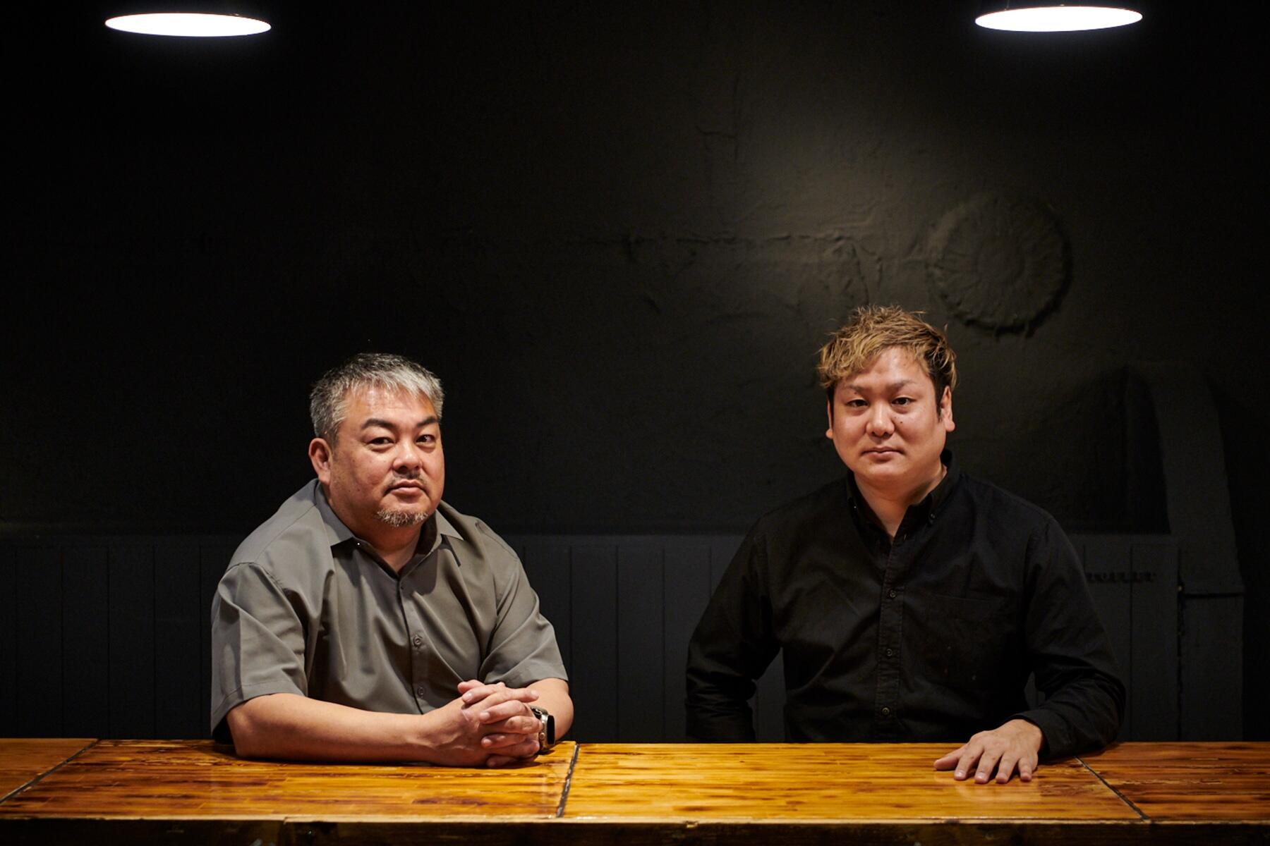 右「成城青果」店主・譽田政貴さん、左「柴崎亭」店主・石郷岡三郎さん