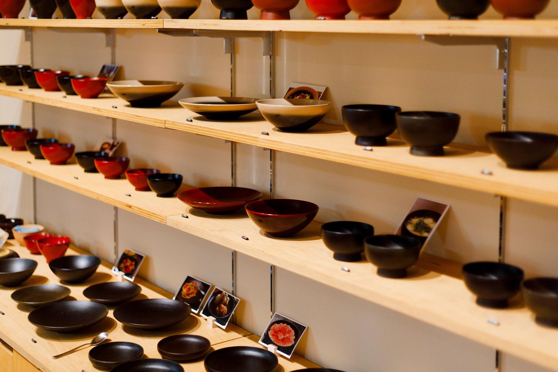 漆塗りの器ほか