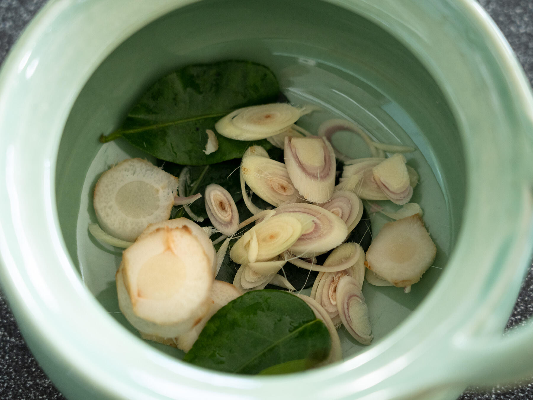 ハーブ類の下ごしらえ