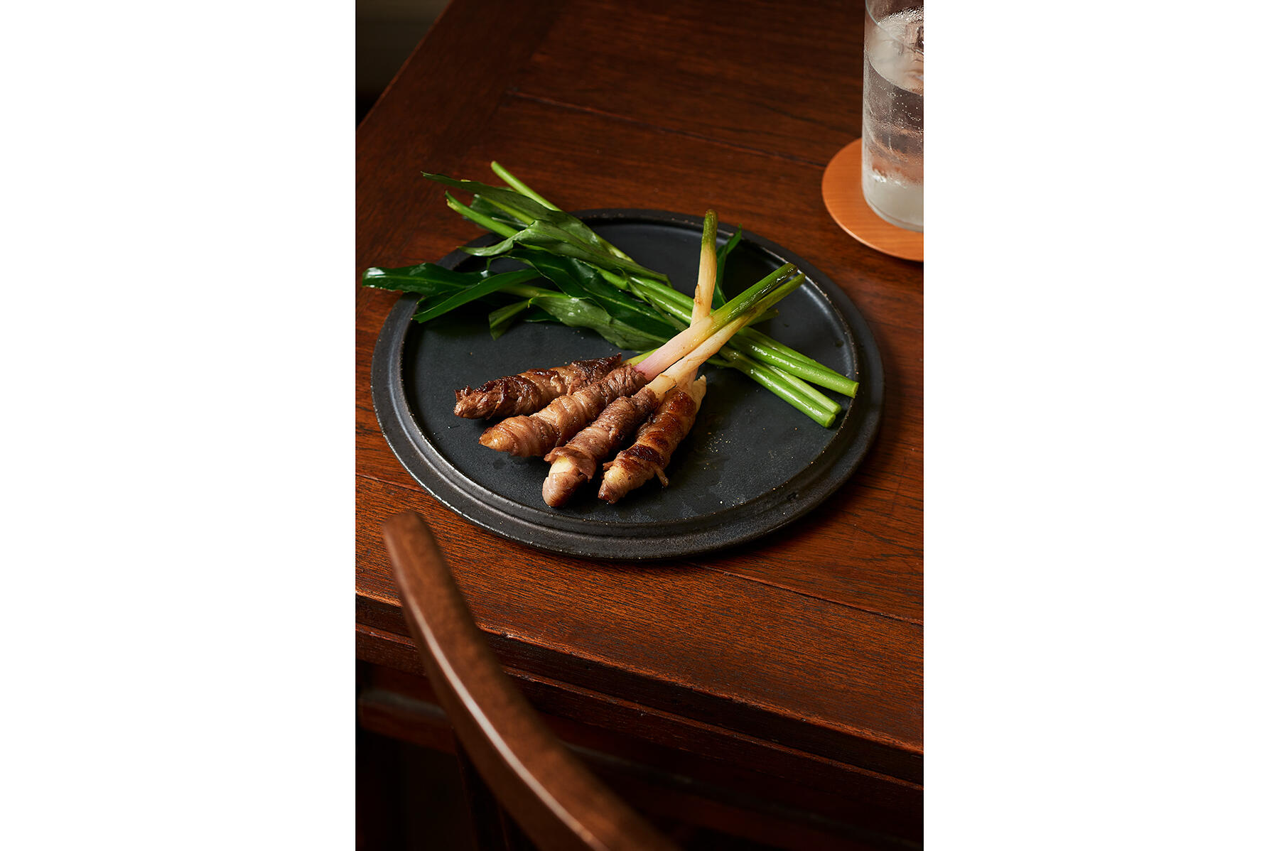 フレッシュな辛味がたまらない“葉生姜の牛肉巻き”