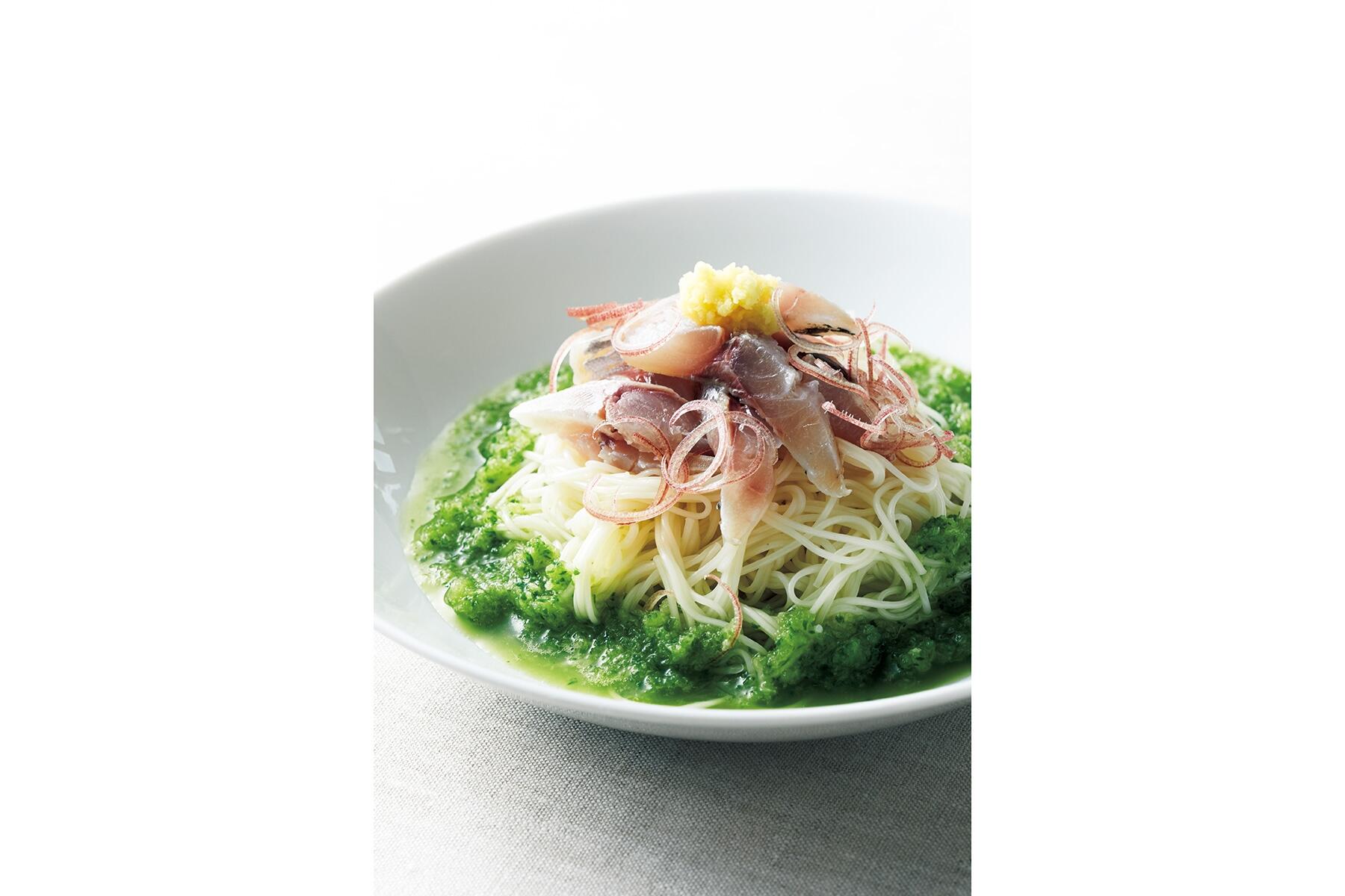 涼やかな食べ心地の“そうめんの緑酢がけ”