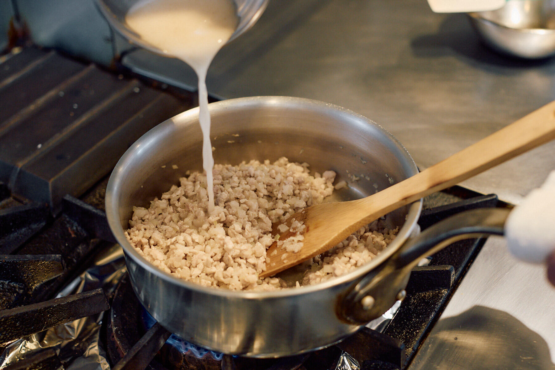 調味料を加える