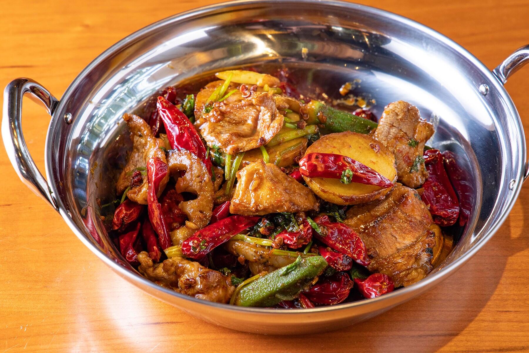 ラム肉の麻辣香鍋（汁無し火鍋）