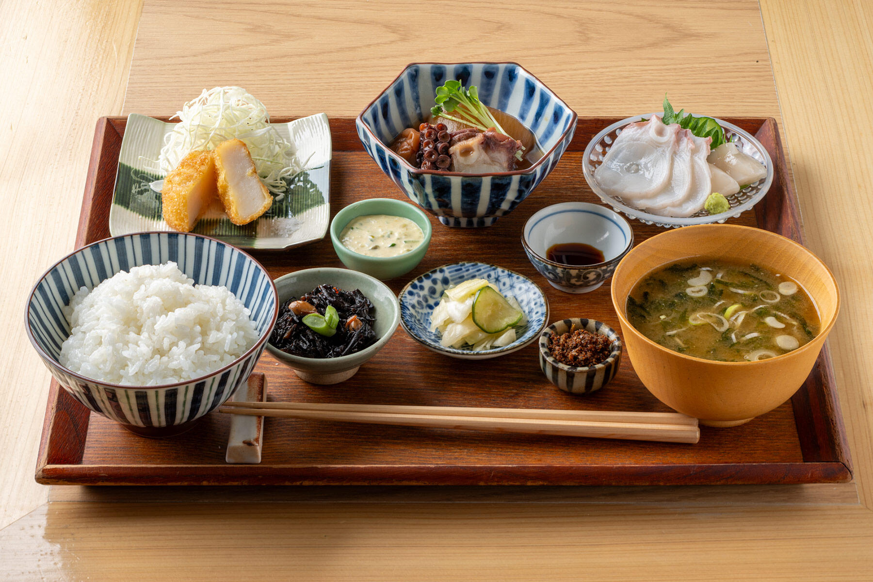 ツガルカイセン定食