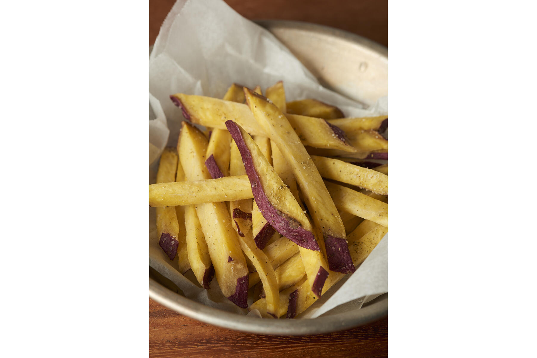 痺れが甘味を引き締める“フライドさつまいもの塩山椒風味”