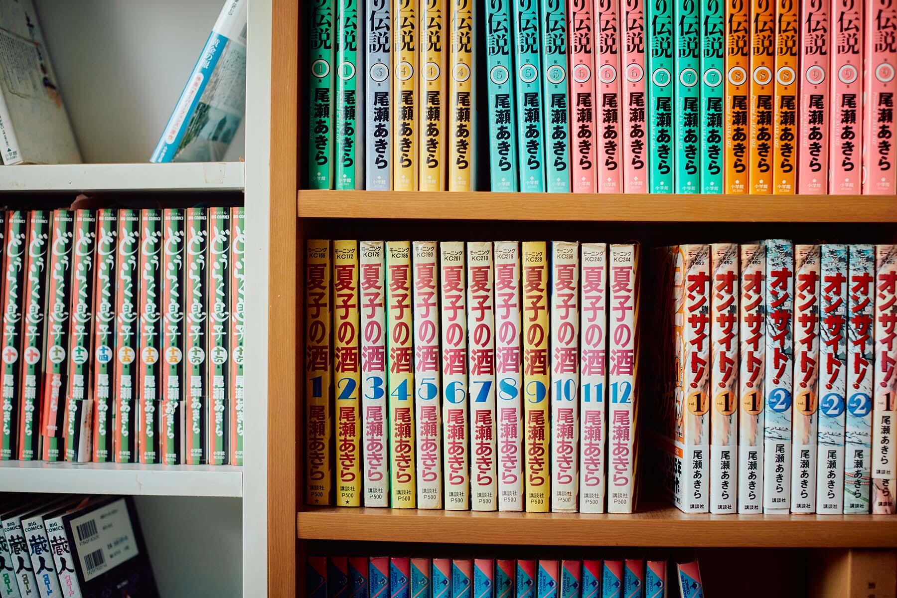 尾瀬先生の自宅の本棚