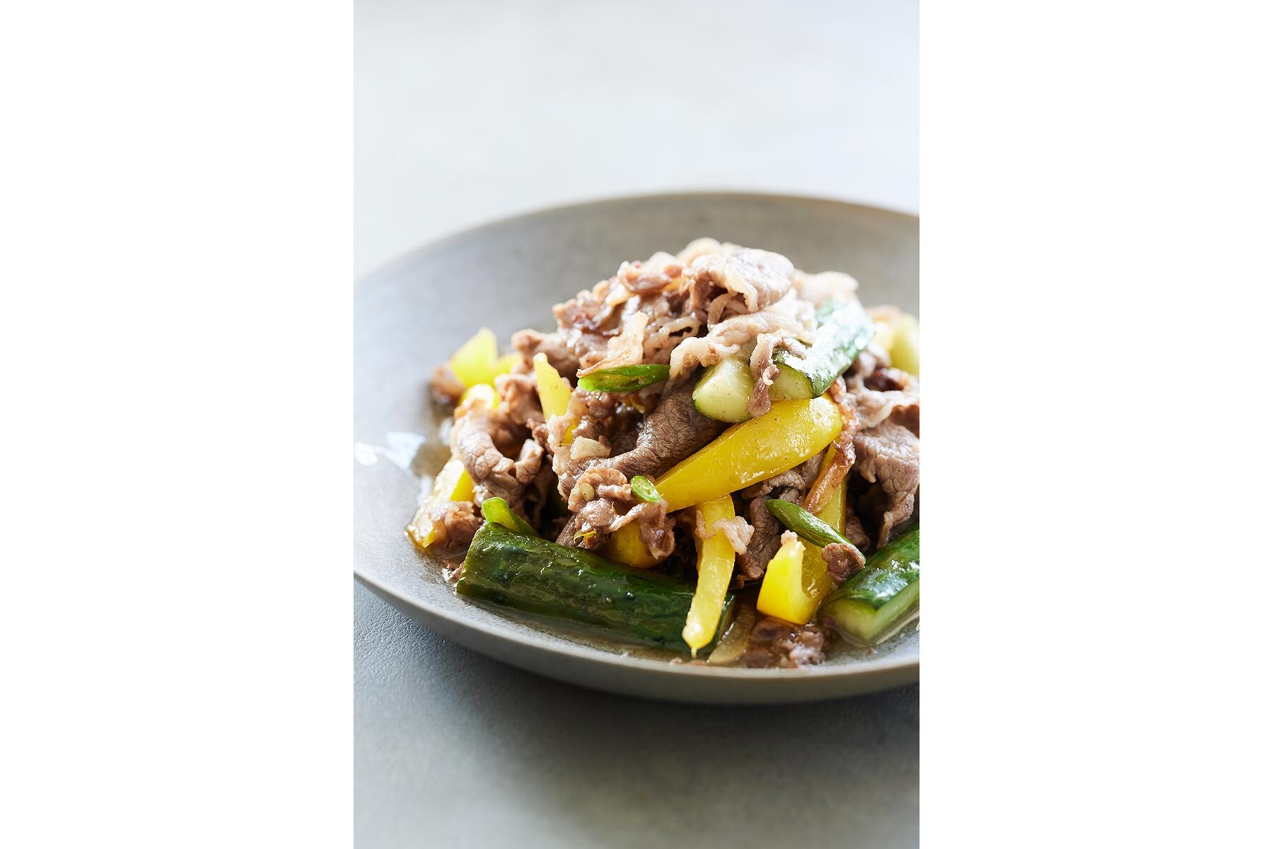 塩水漬けと牛肉、パプリカの炒めもの