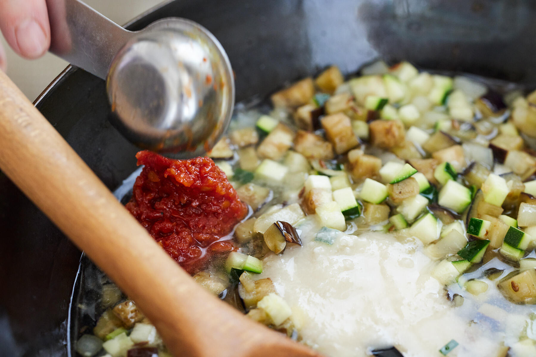 サルチャを加える