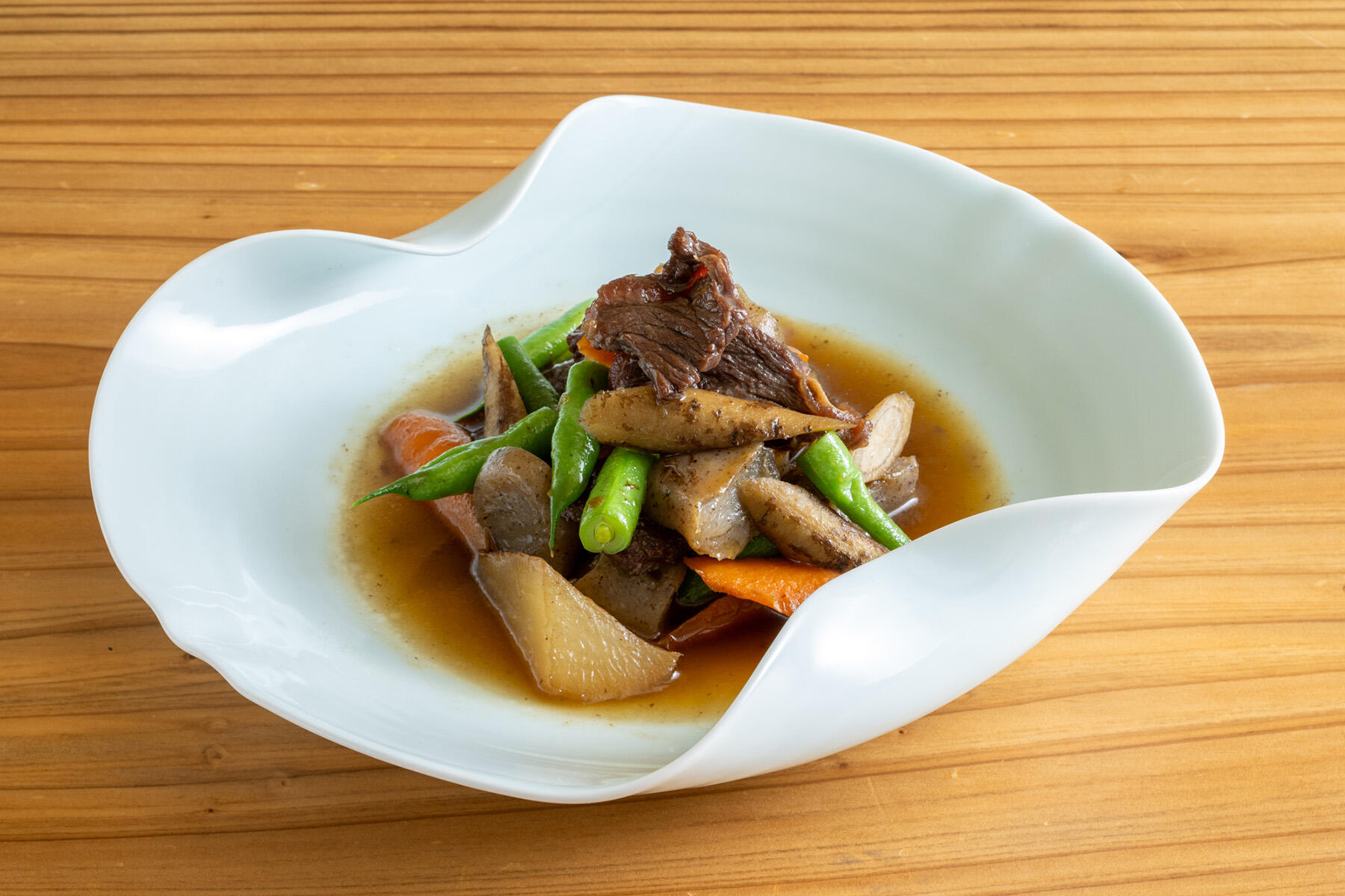 ポーランド産牛ハラミと野菜の煮物