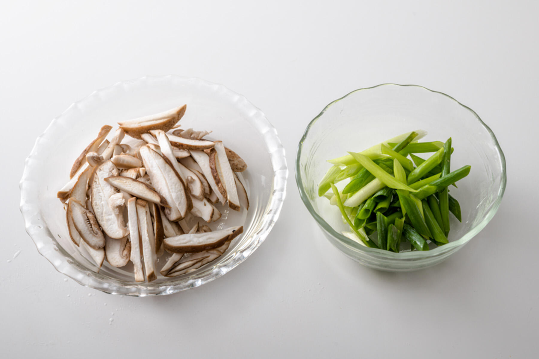 野菜類をカットする