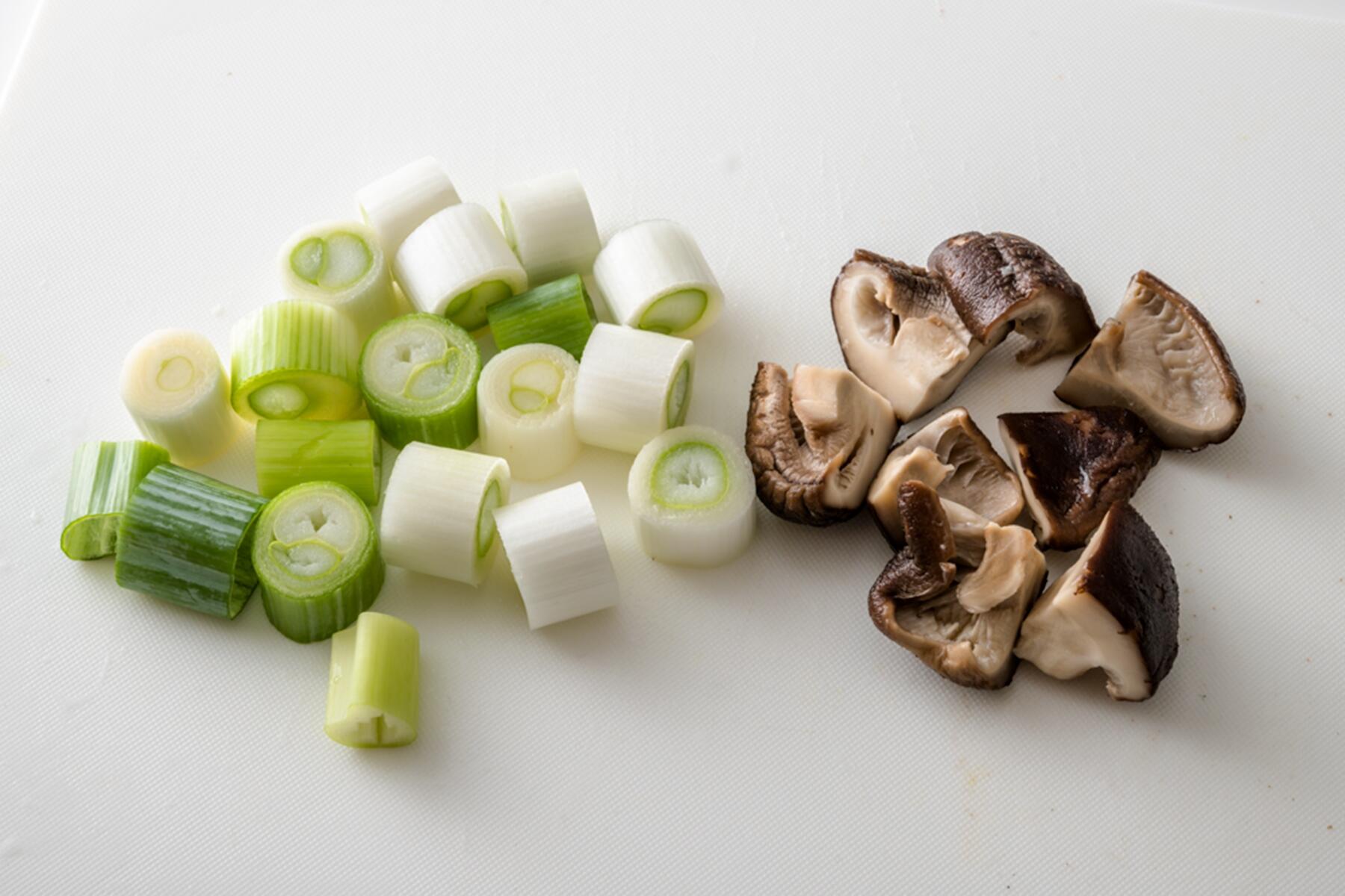 野菜類をカットする