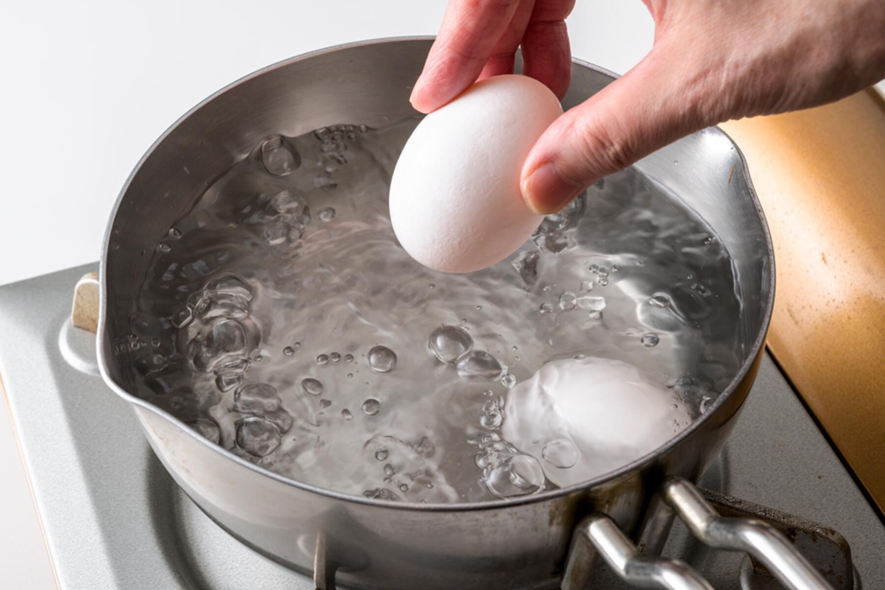 卵をゆでる