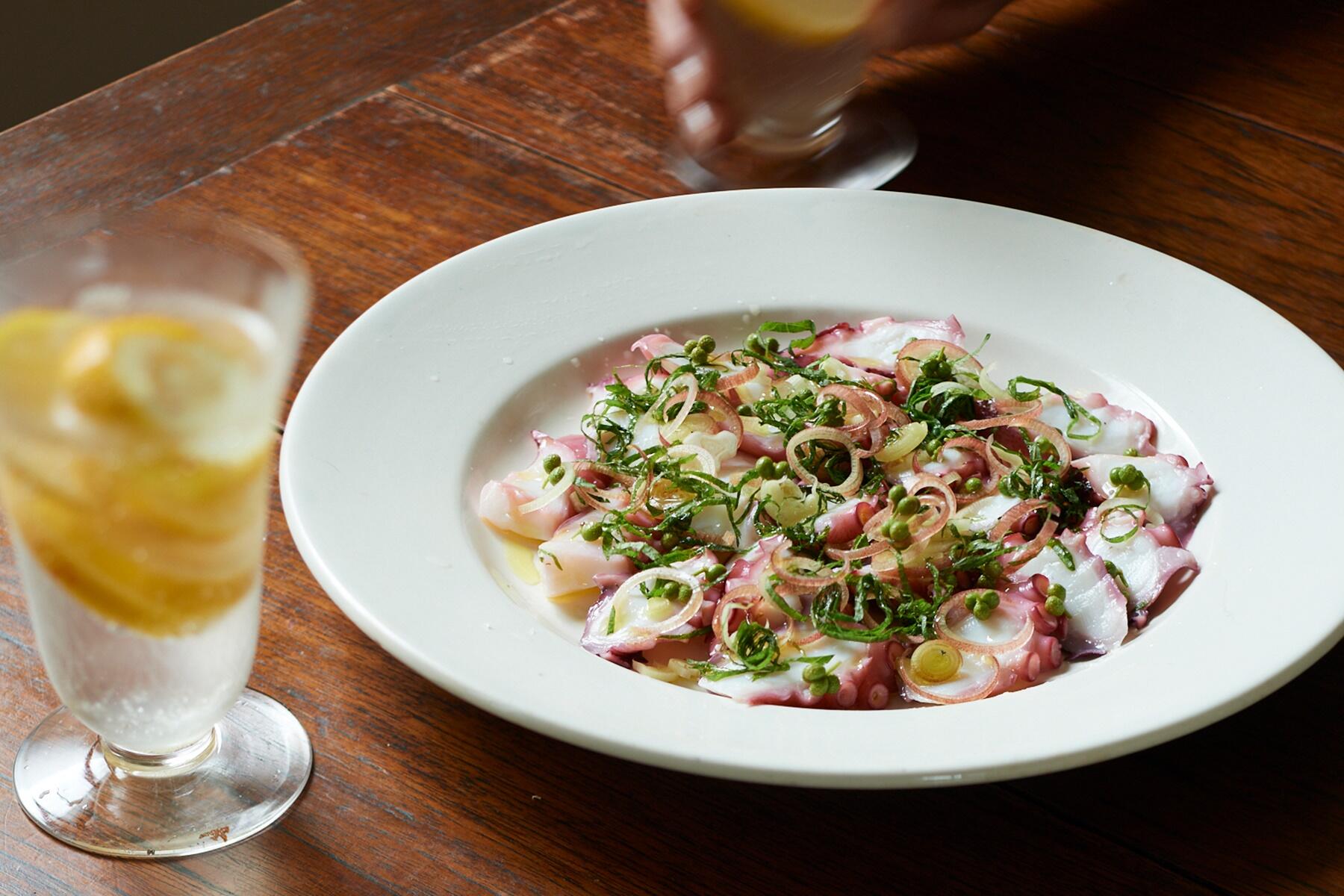 爽やかな香りが鼻に抜ける“たこのカルパッチョ実山椒風味”