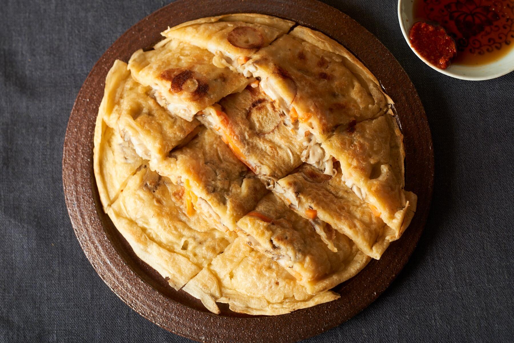 ビールが飲みたくなる“舞茸とちくわのチヂミ”