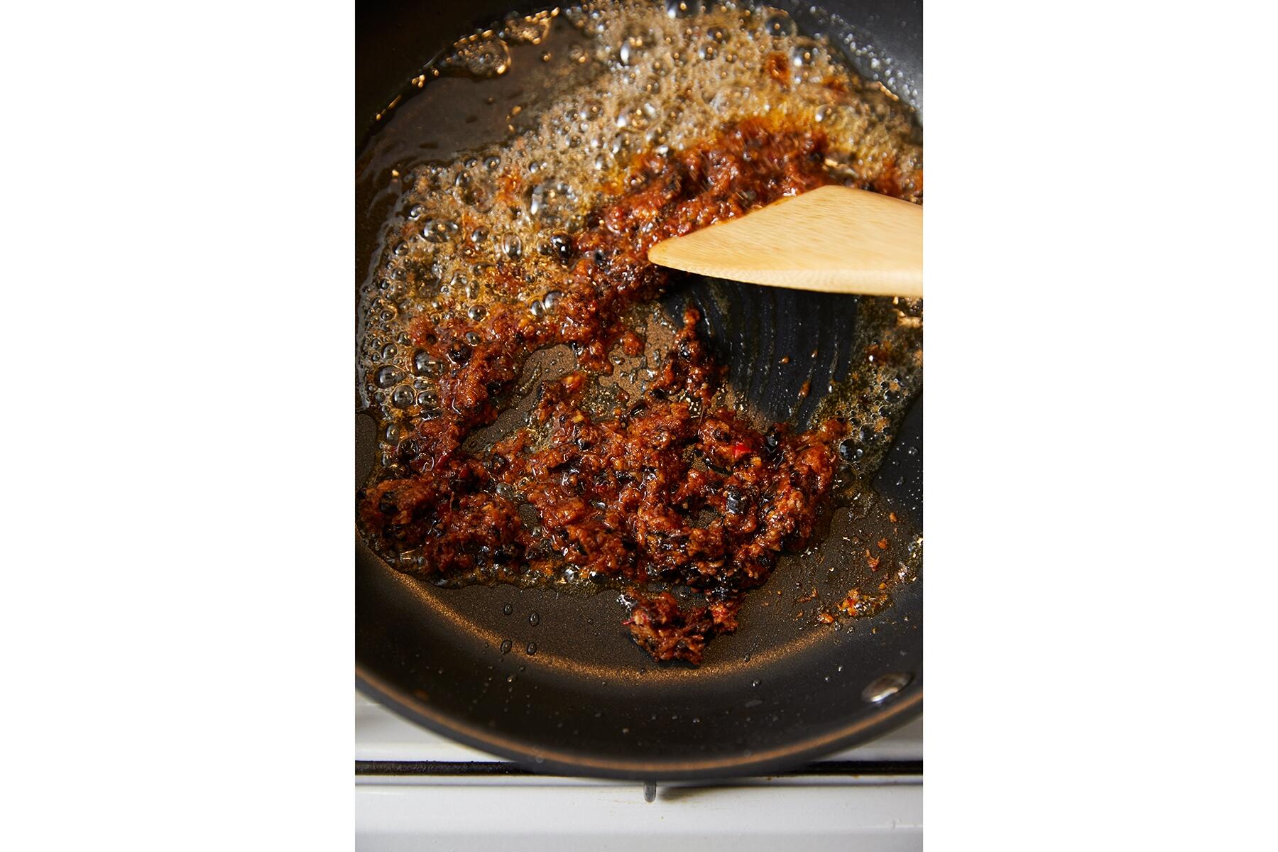 調味料を加える