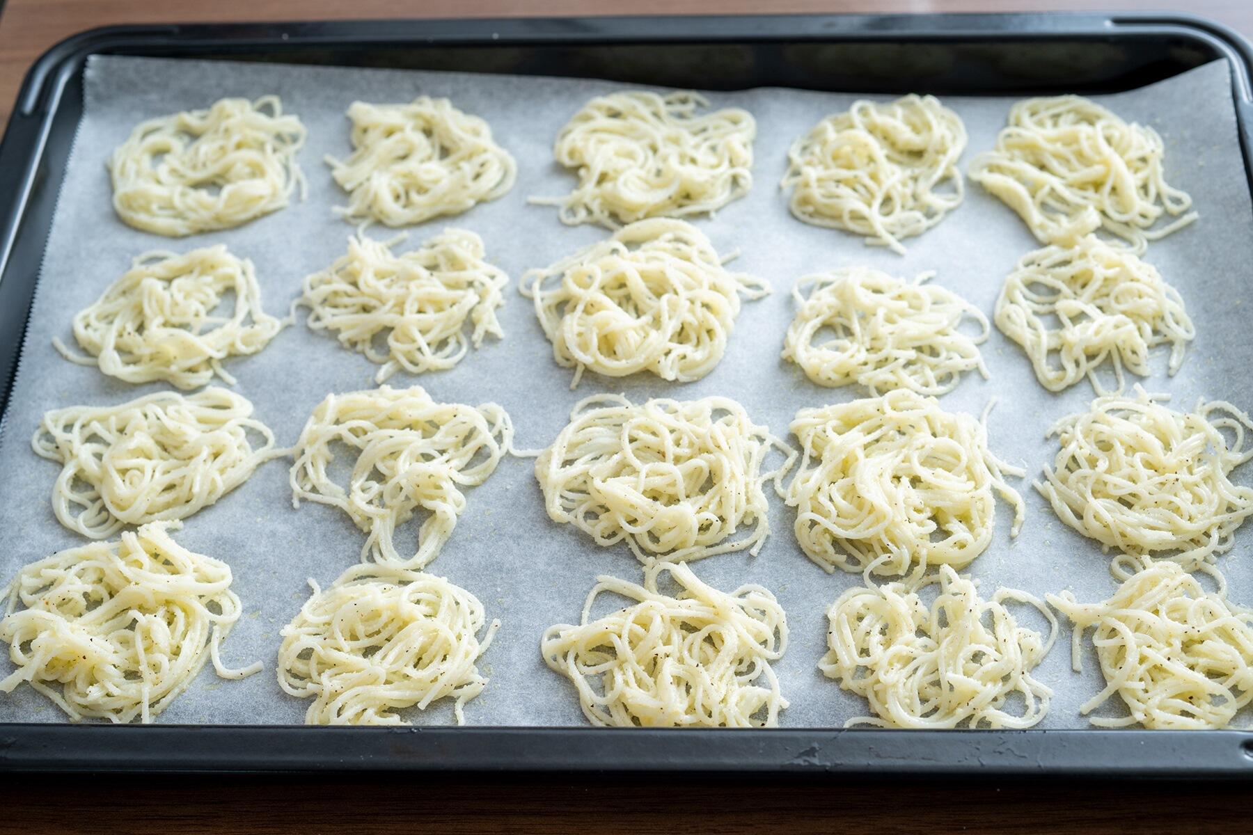 ペッパーチーズ味を成形する