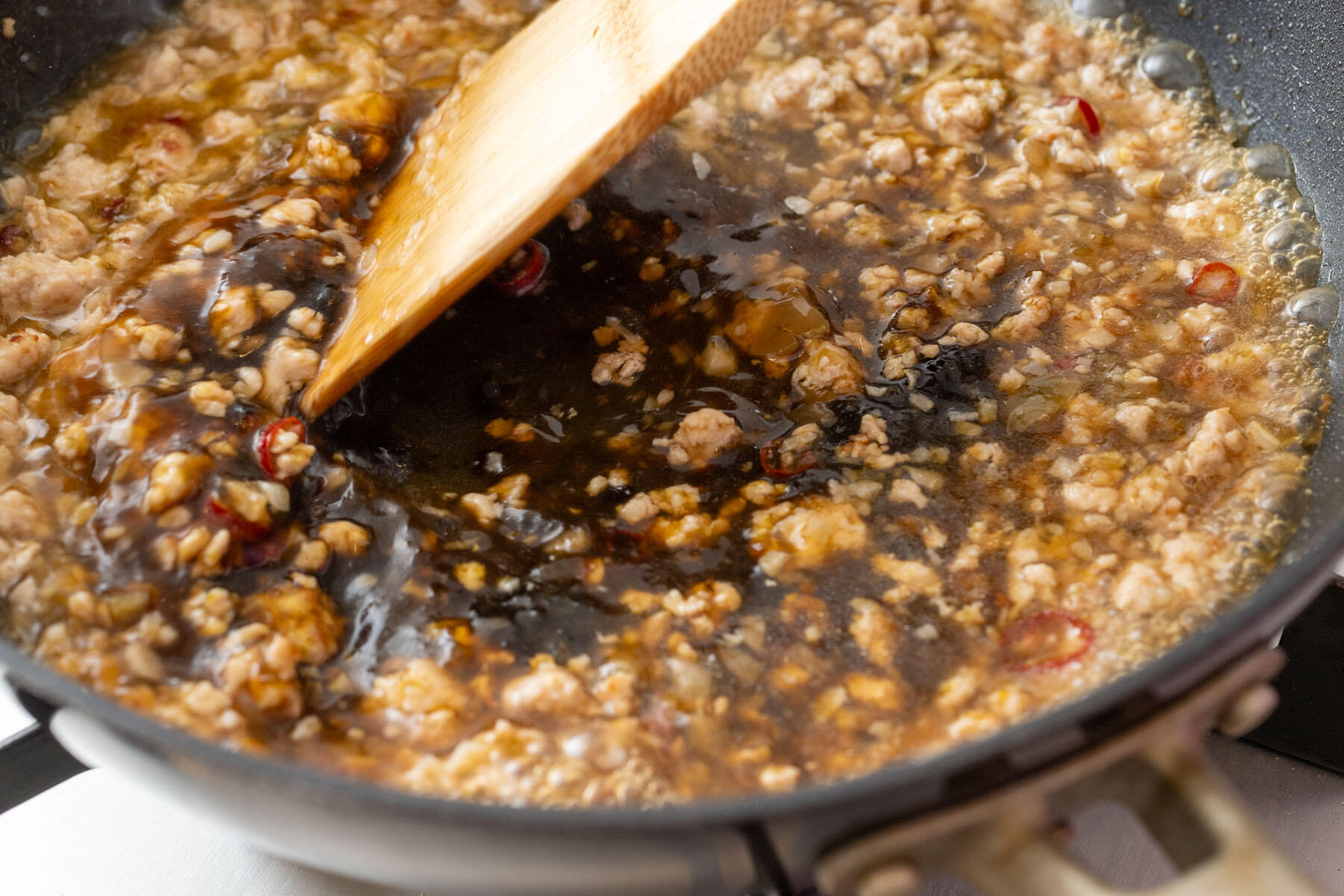 海苔の佃煮を加える