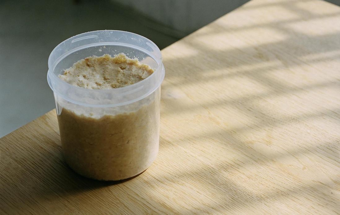 冷暗所で保管して、順調に醗酵してくれることを願うしかありません。