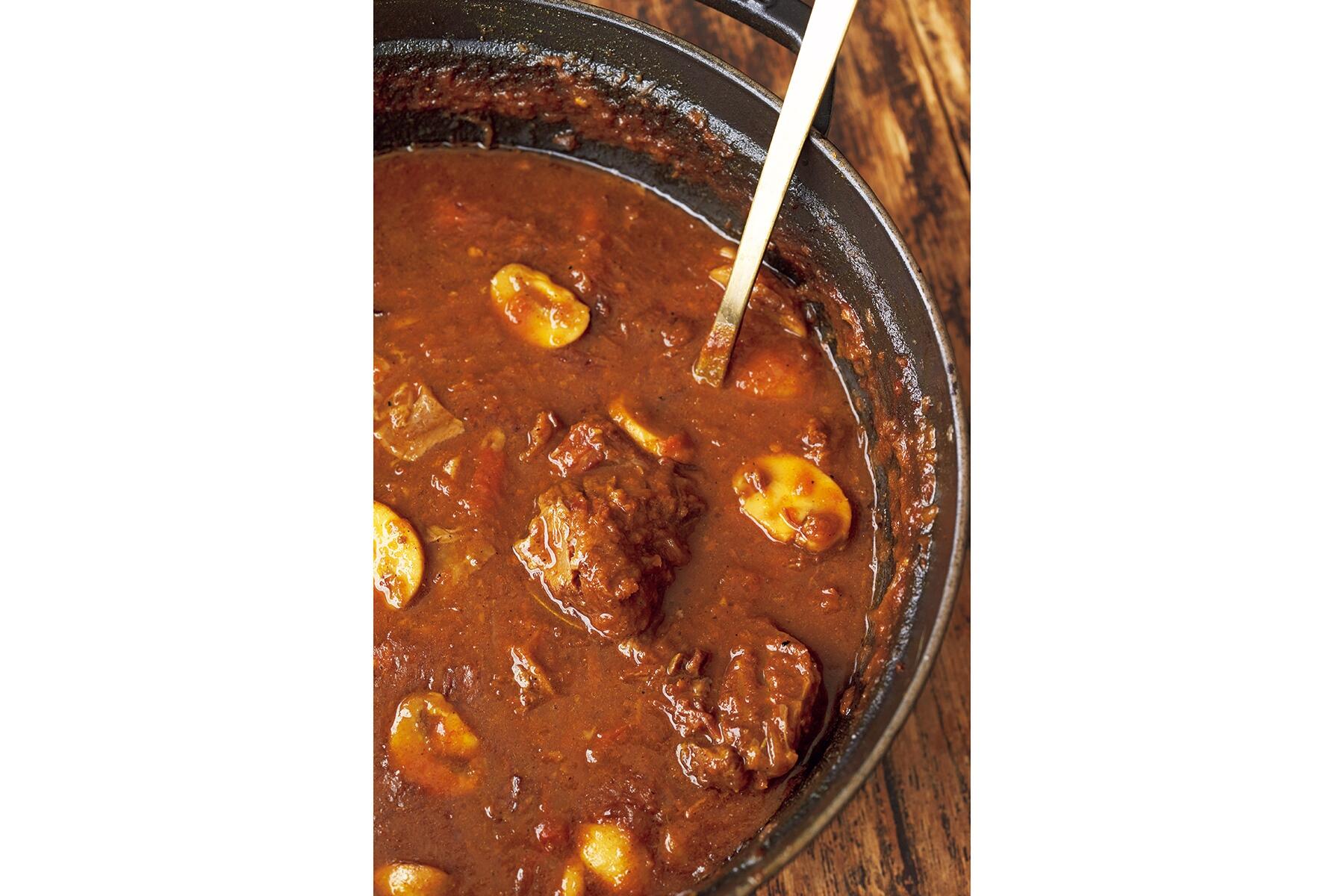 すね肉を生かしきる煮込み系カレーの王様“正統派ビーフカレー”