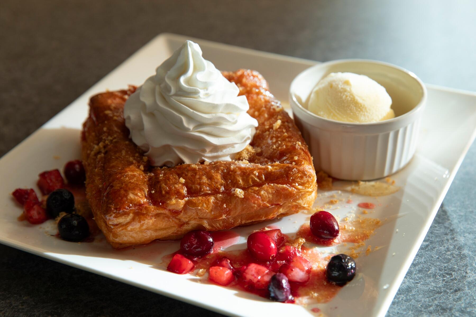 ベリーハニーデニッシュ