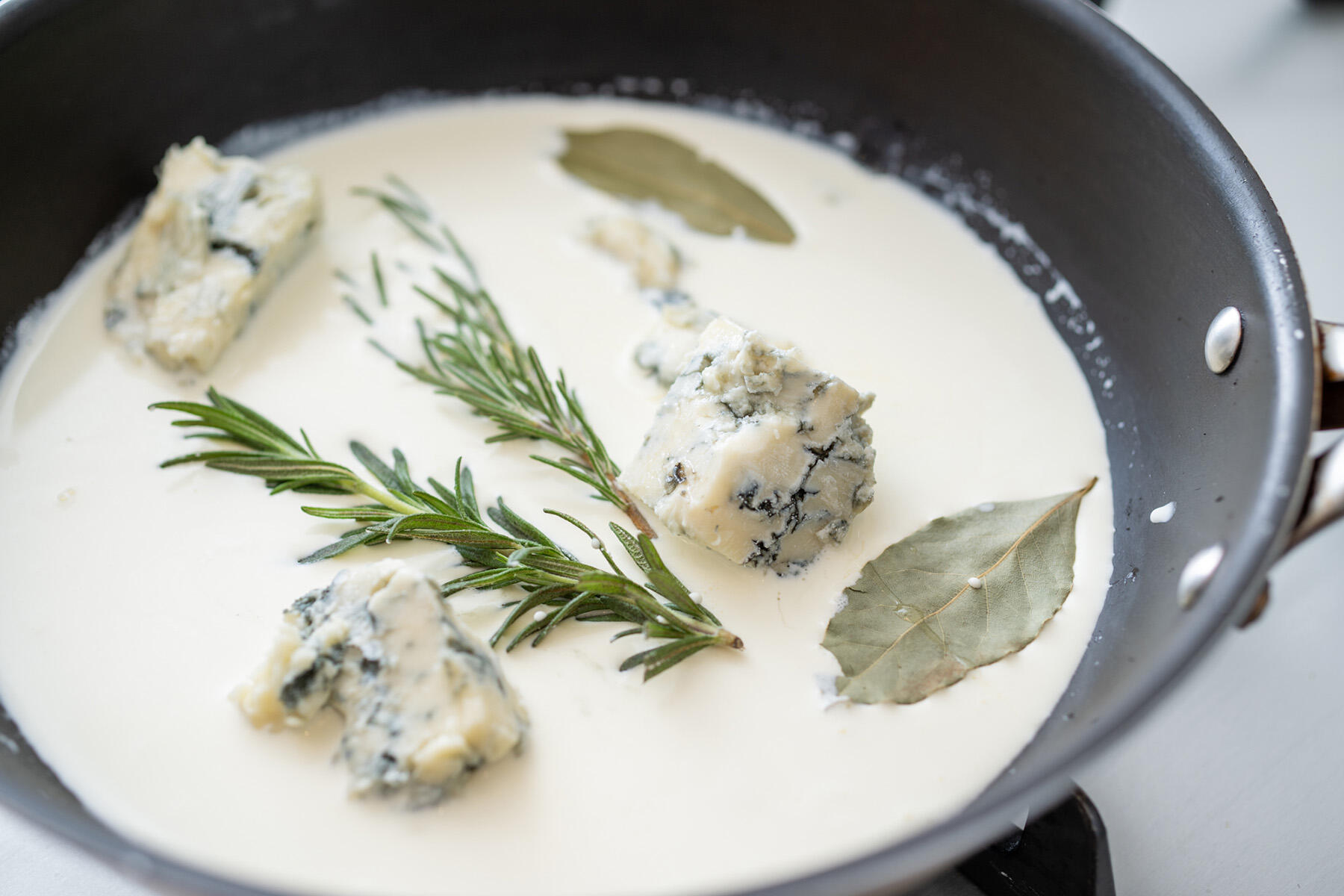 ソースをつくる