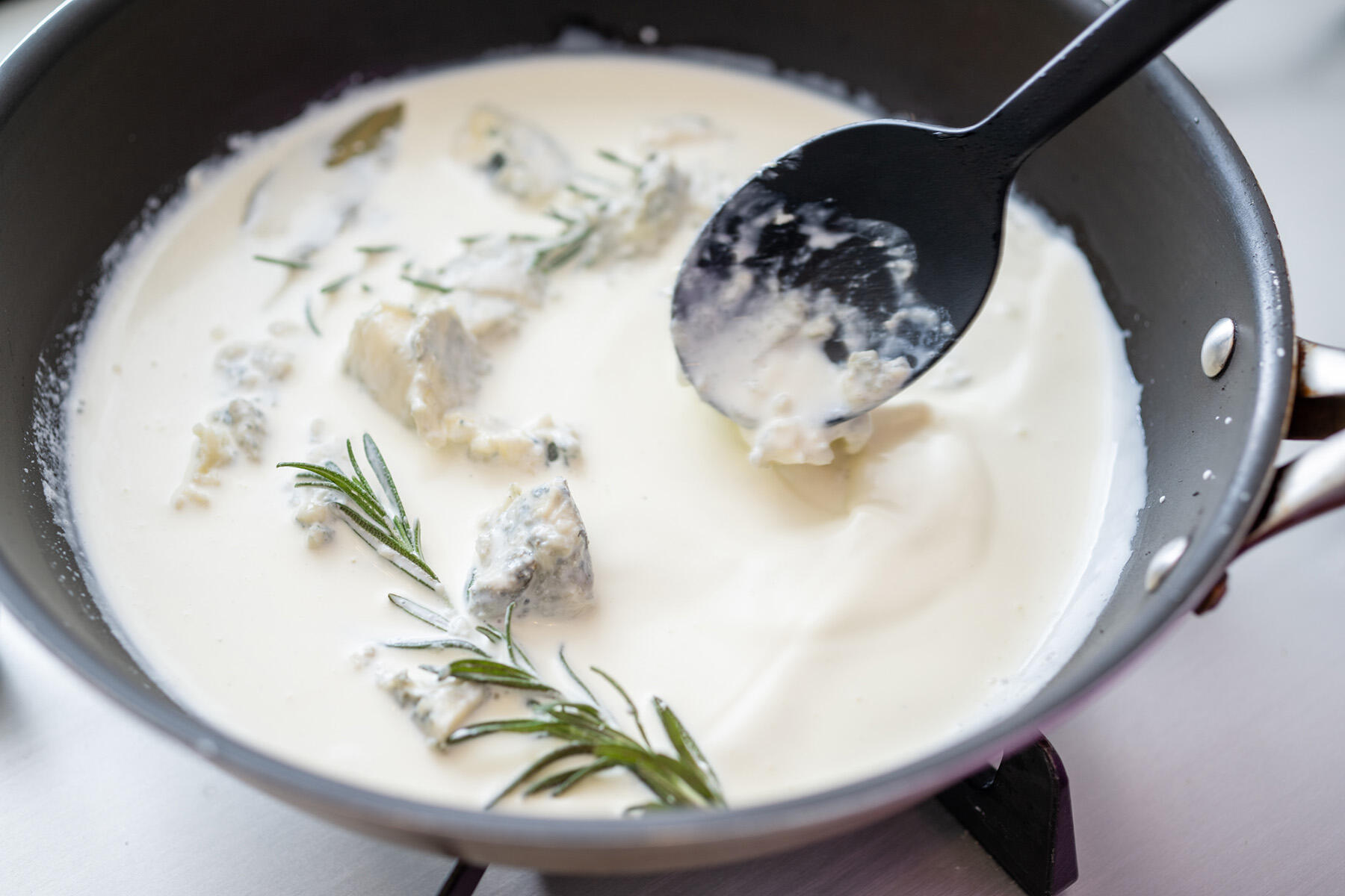 ソースをつくる