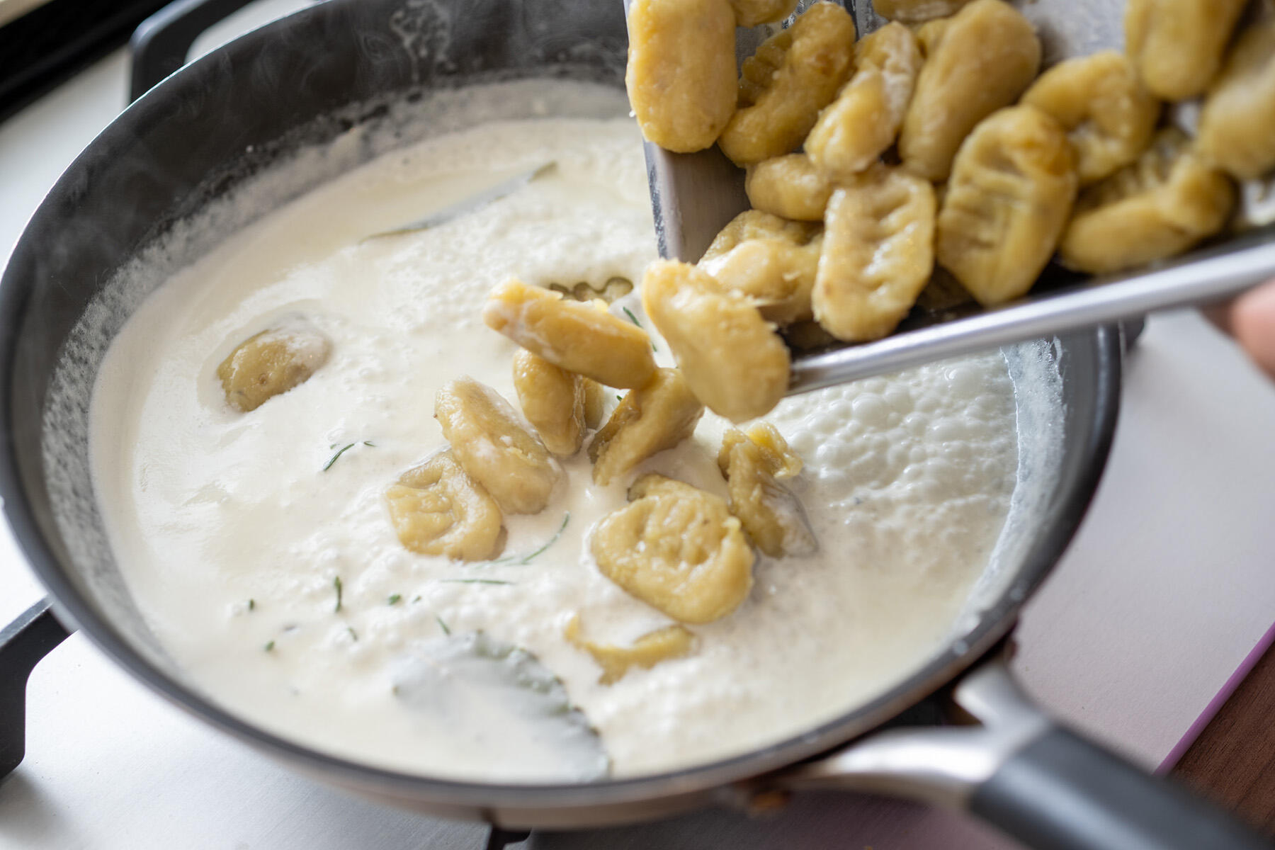 ニョッキを加える