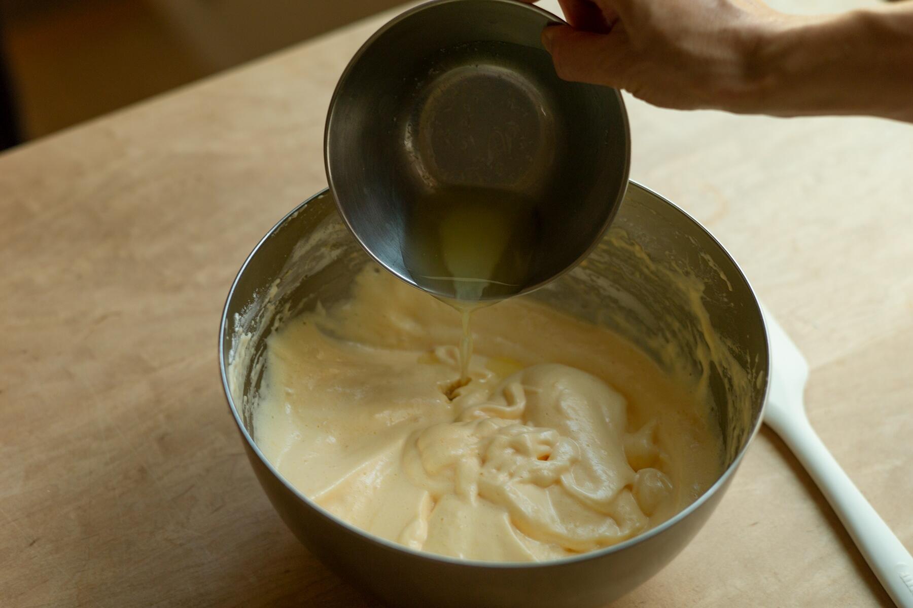 バターを加える