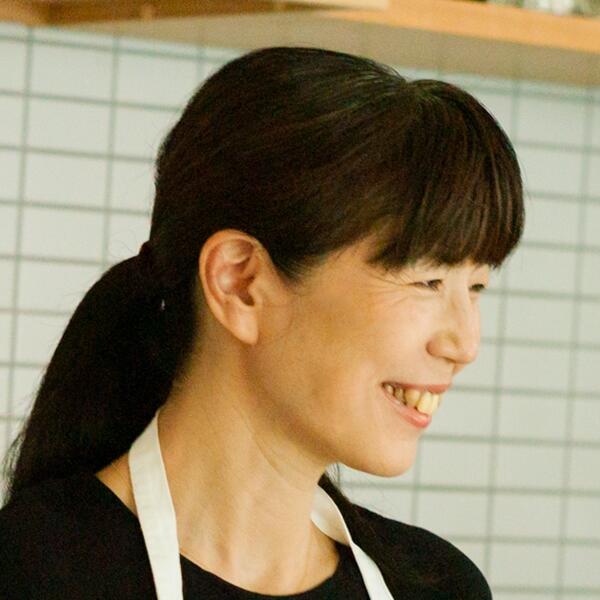 本間節子　菓子研究家