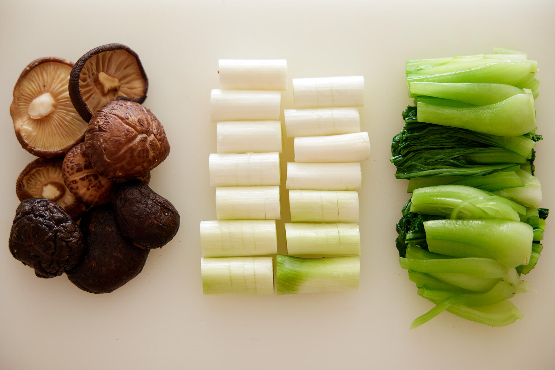 野菜類をカットする