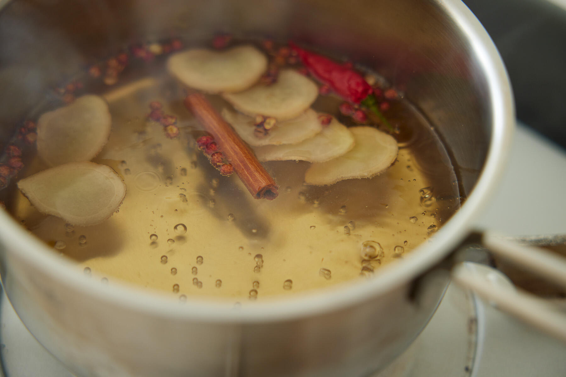 マリネ液を煮立たせる