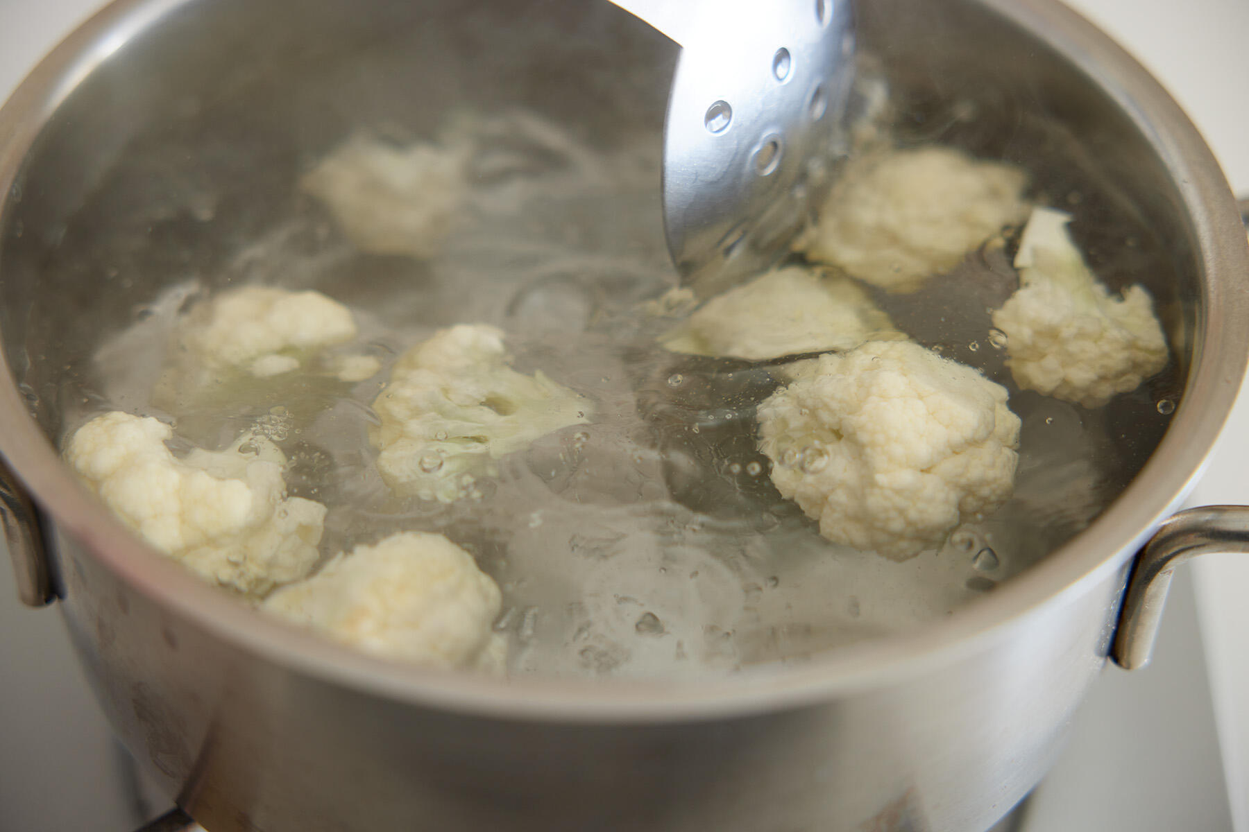 カリフラワーをひと煮する