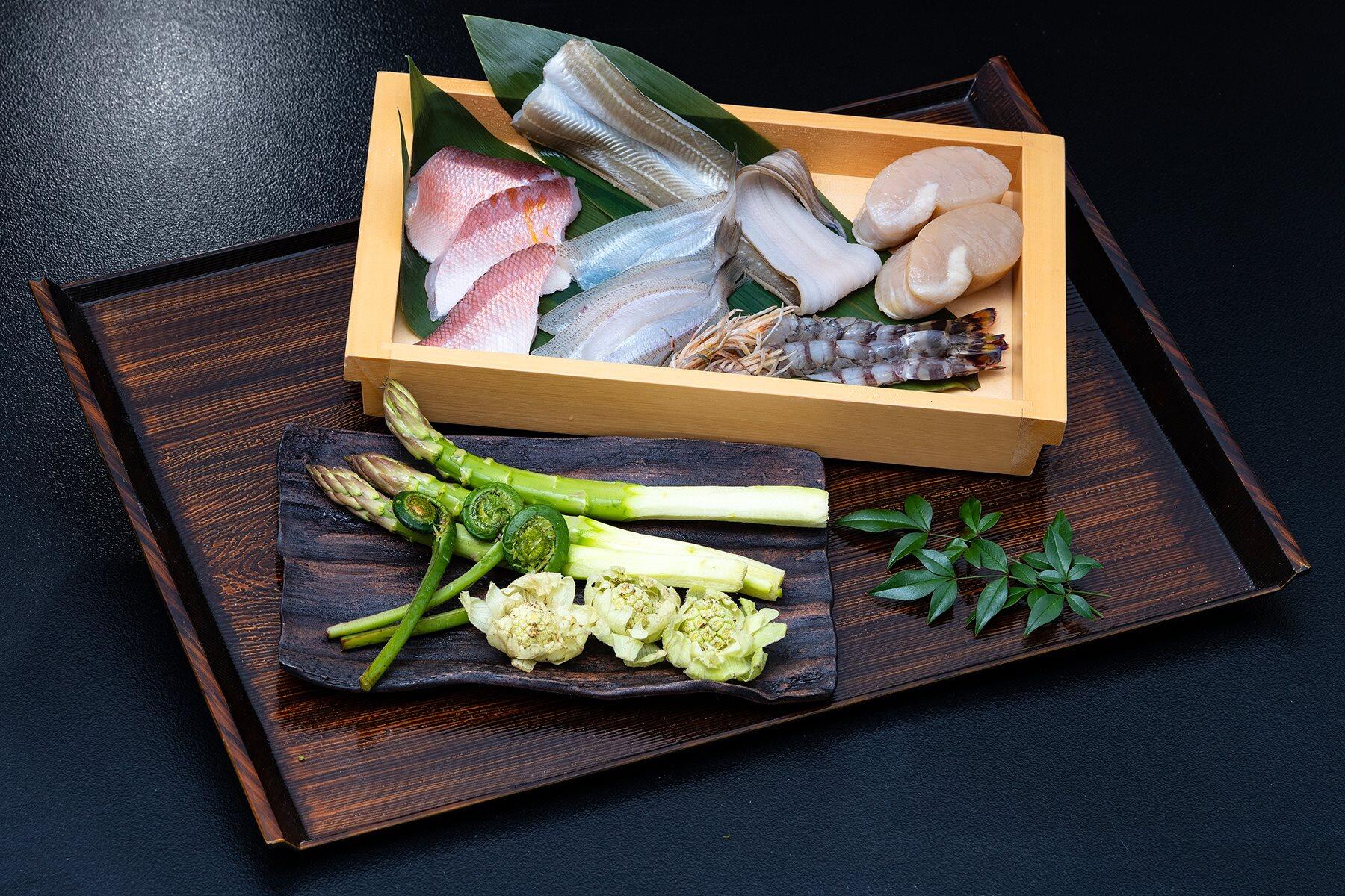 天ぷらでお楽しみいただく魚介と野菜類