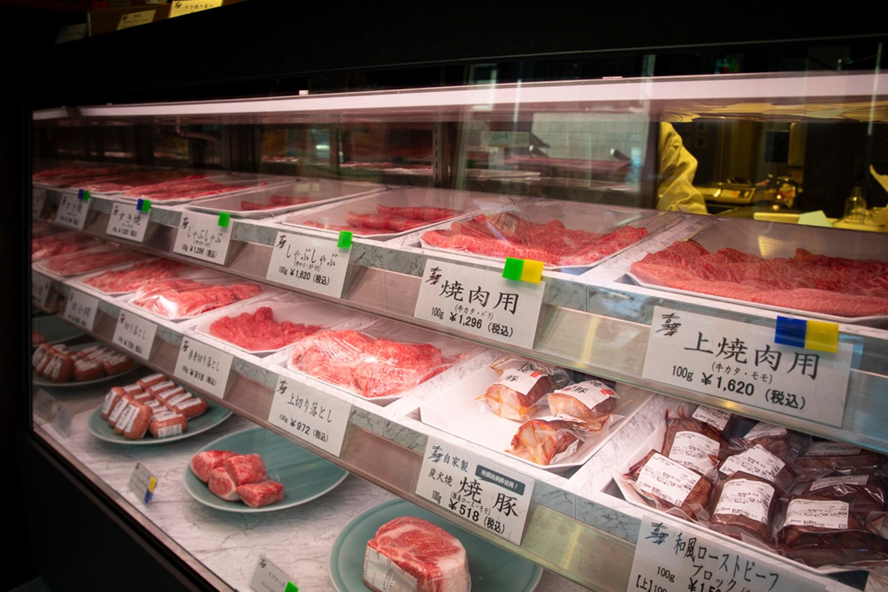 :精肉店の冷蔵ケース