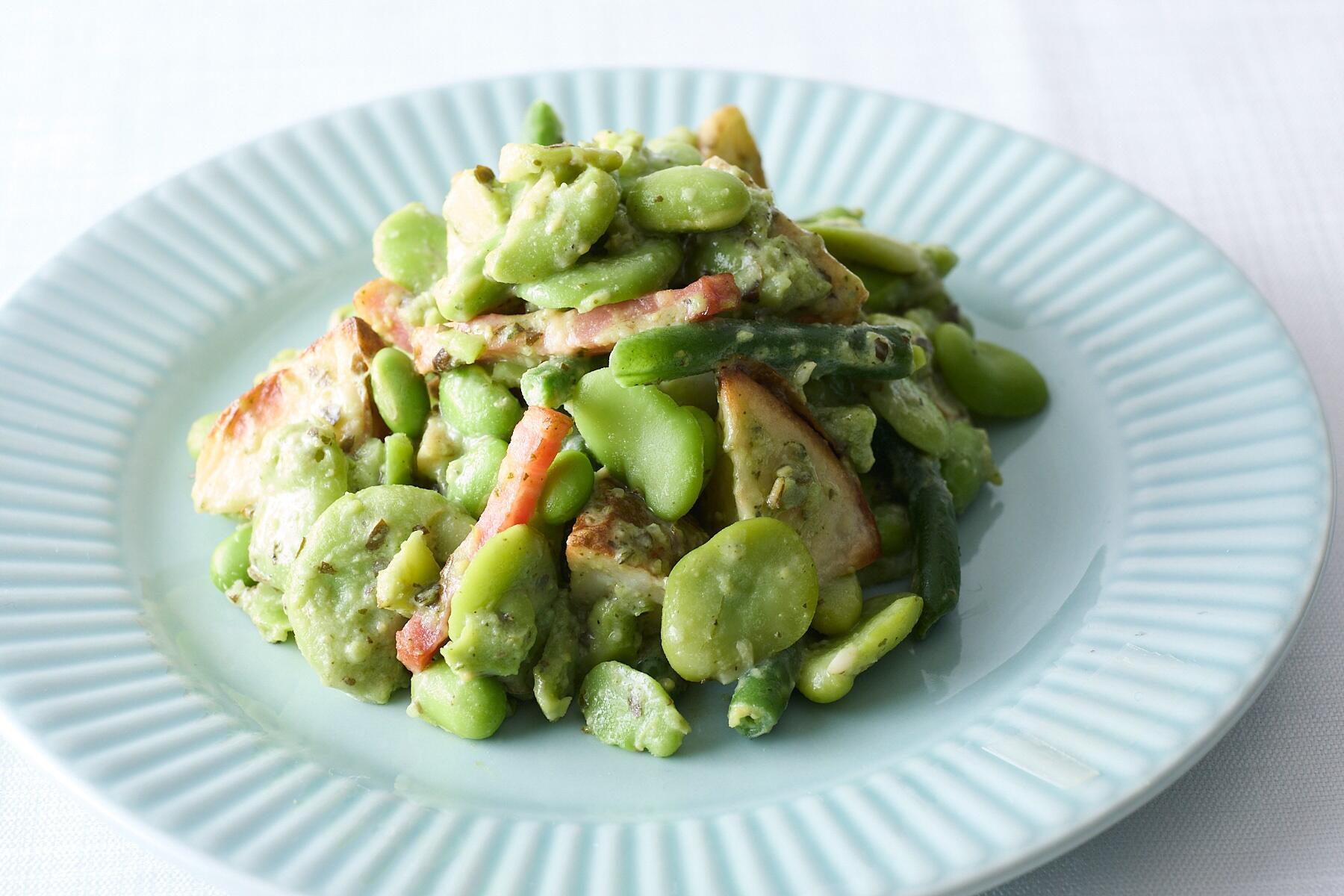 春を味わうそら豆と枝豆のジェノベーゼサラダ