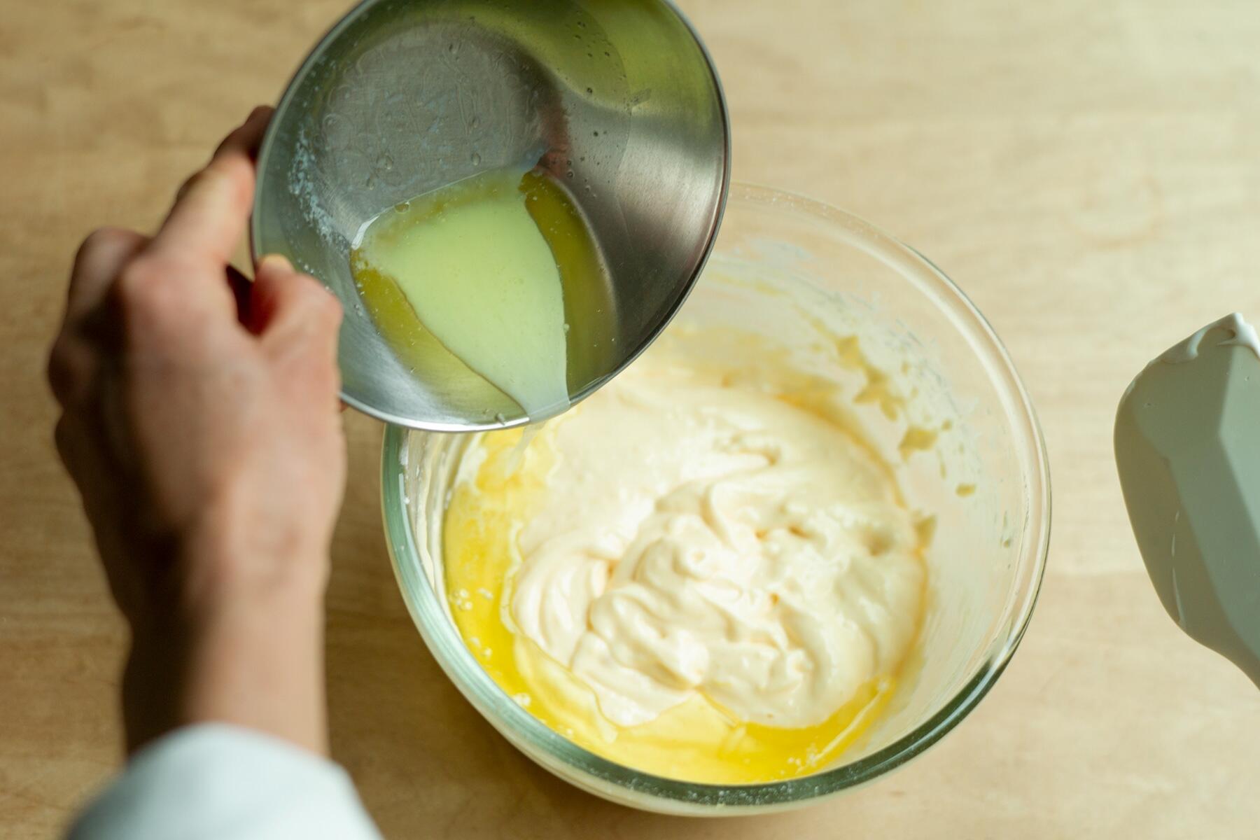 バターを加える