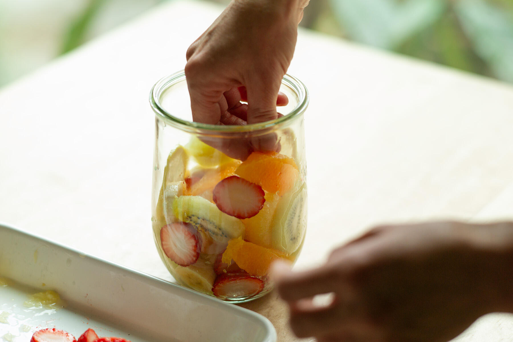 フルーツを積み上げていく