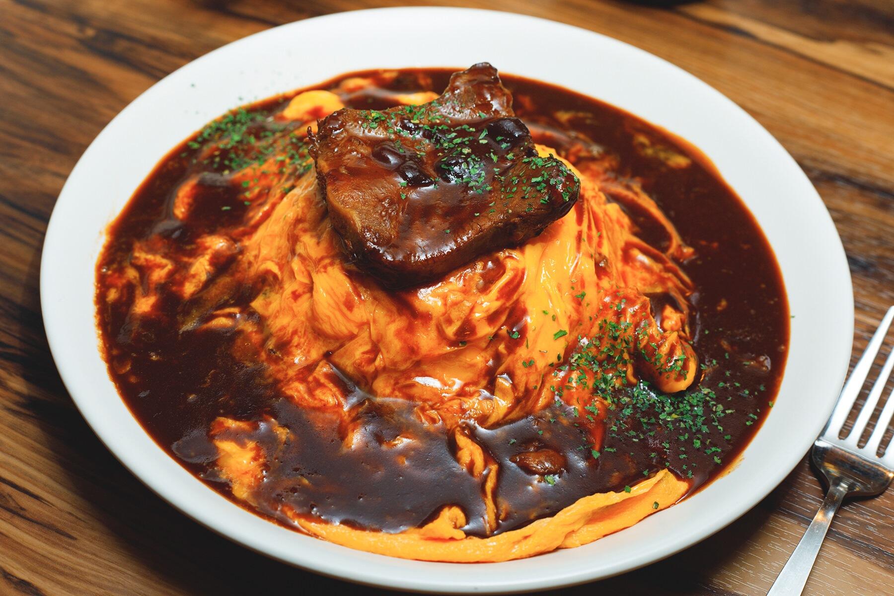 やわらか厚切り牛タンオムライス