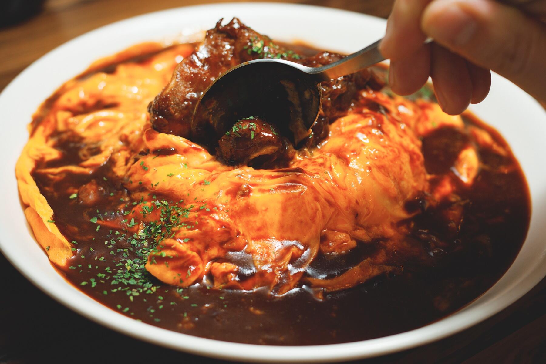 やわらか厚切り牛タンオムライス