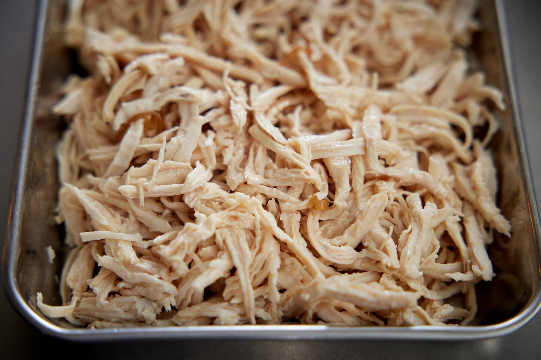 たれと鶏肉をなじませる