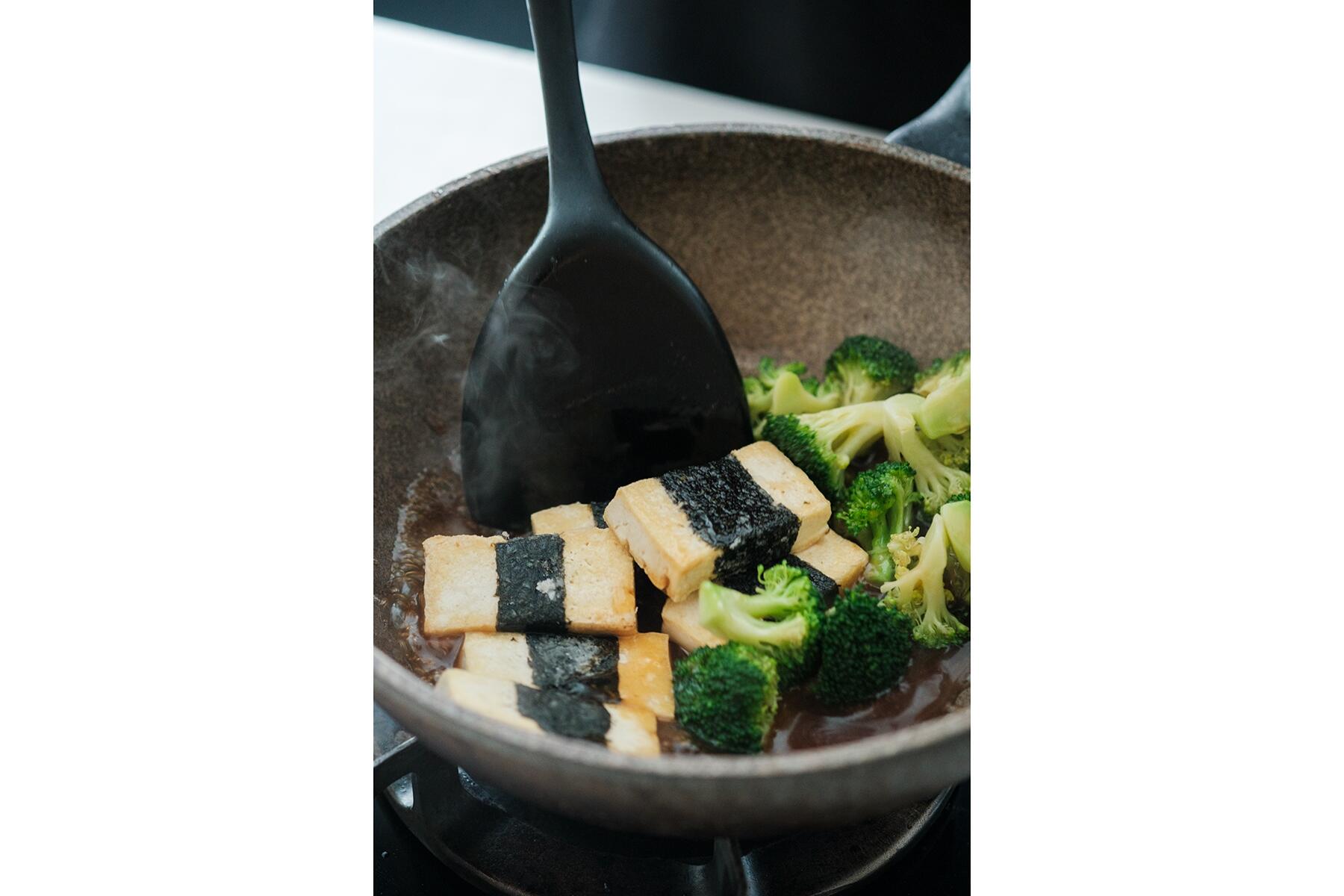 オイスターソースをからめて完成