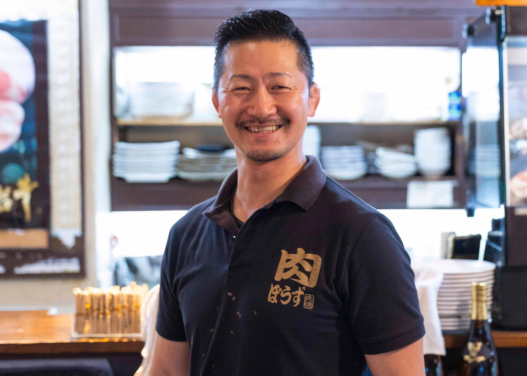 「肉ぼうず」店主の太田薫さん。