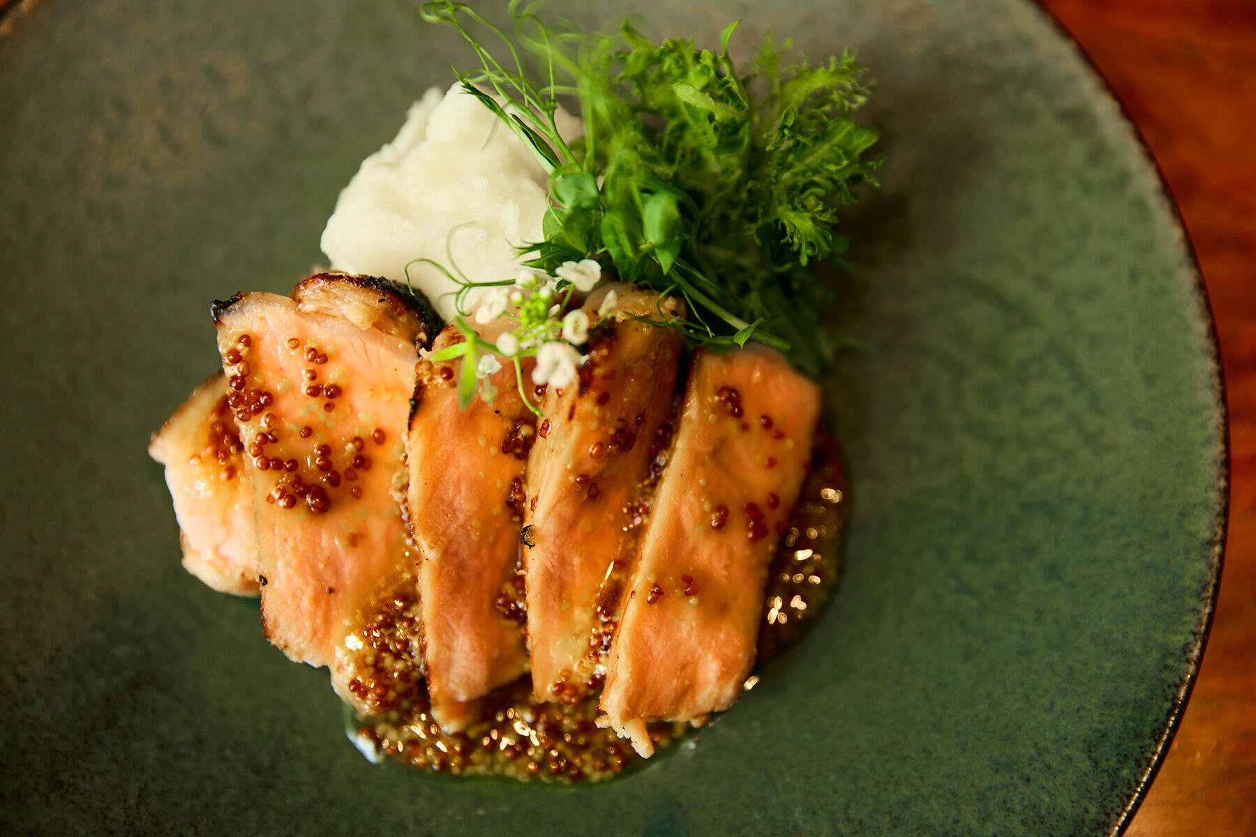 ローストポーク　ハニーマスタードソース トリュフポテトピューレ添え