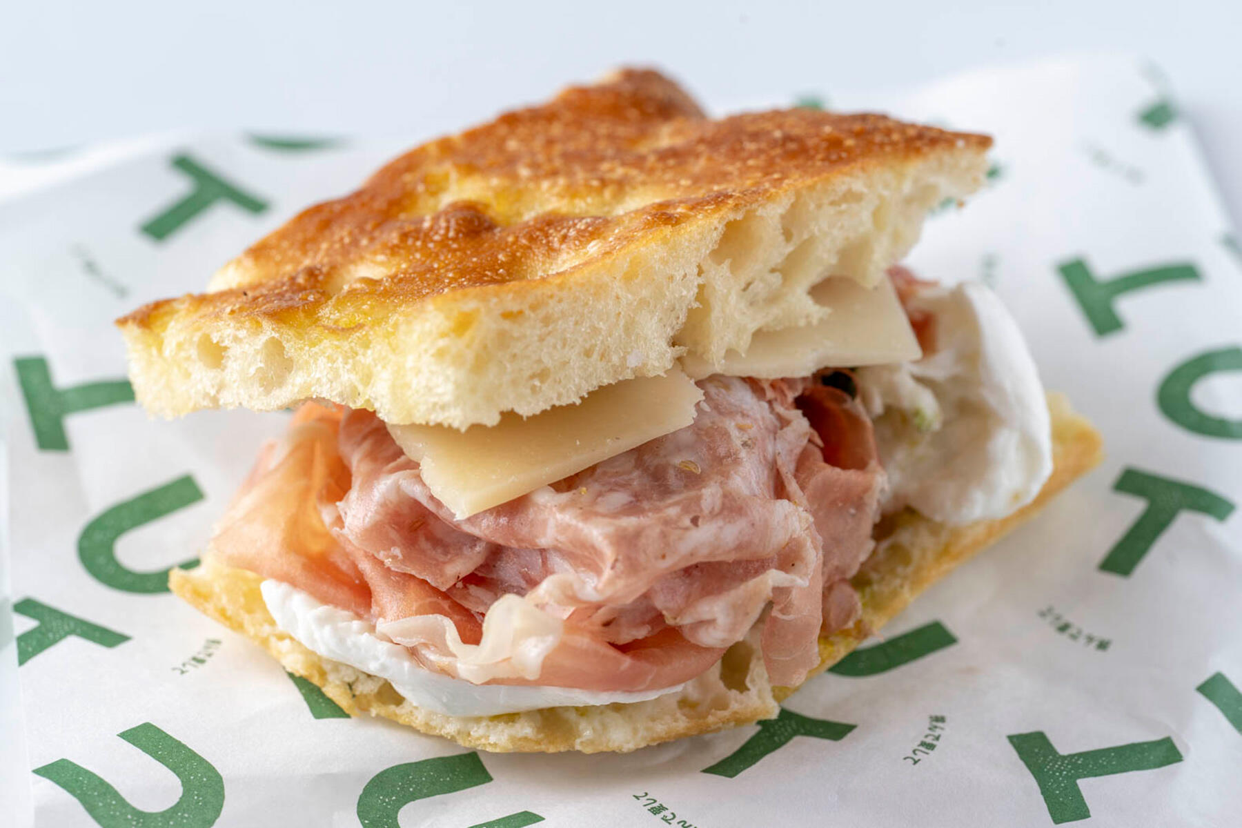 「トゥトゥ byリ・カーリカ」のフォカッチャサンド